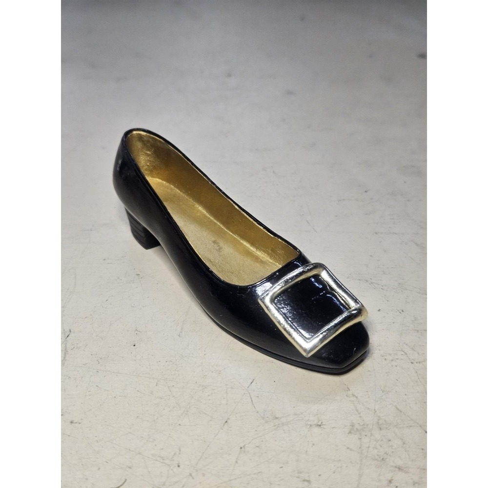 Just The Right Shoe By Raine Item #25046 "Patently Perfeet" Read
